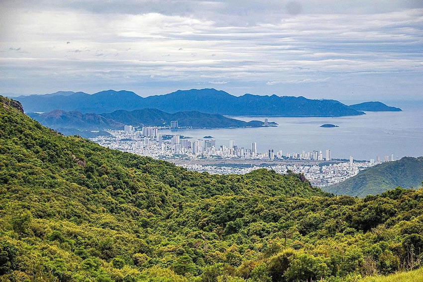 Nui Hoang Nguu Son - Nha Trang